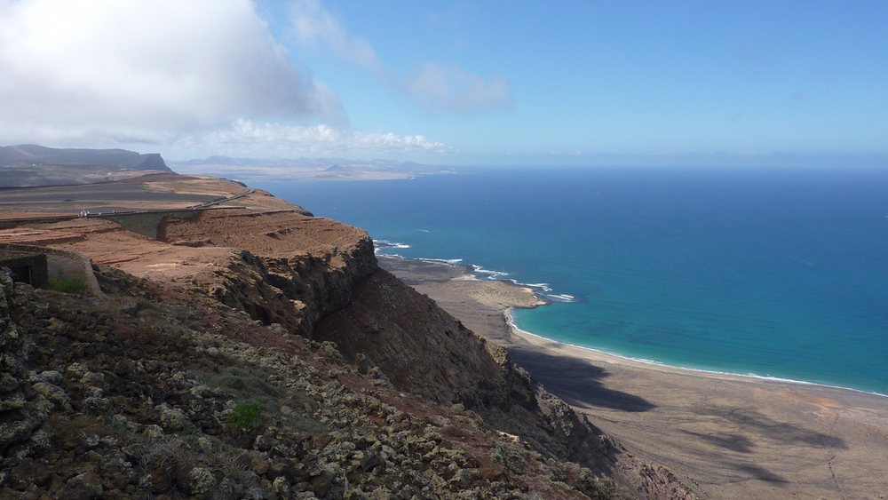 Mirador del Rio Lanzarote - Der reizvolle Aussichtspunkt im norden von Lanzarote - Küste, Kanaren, Berg, Meer, Strand, Spanien, Lanzarote.